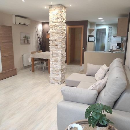 Apartamento En Viladecans Cerca Del Aeropuerto エクステリア 写真