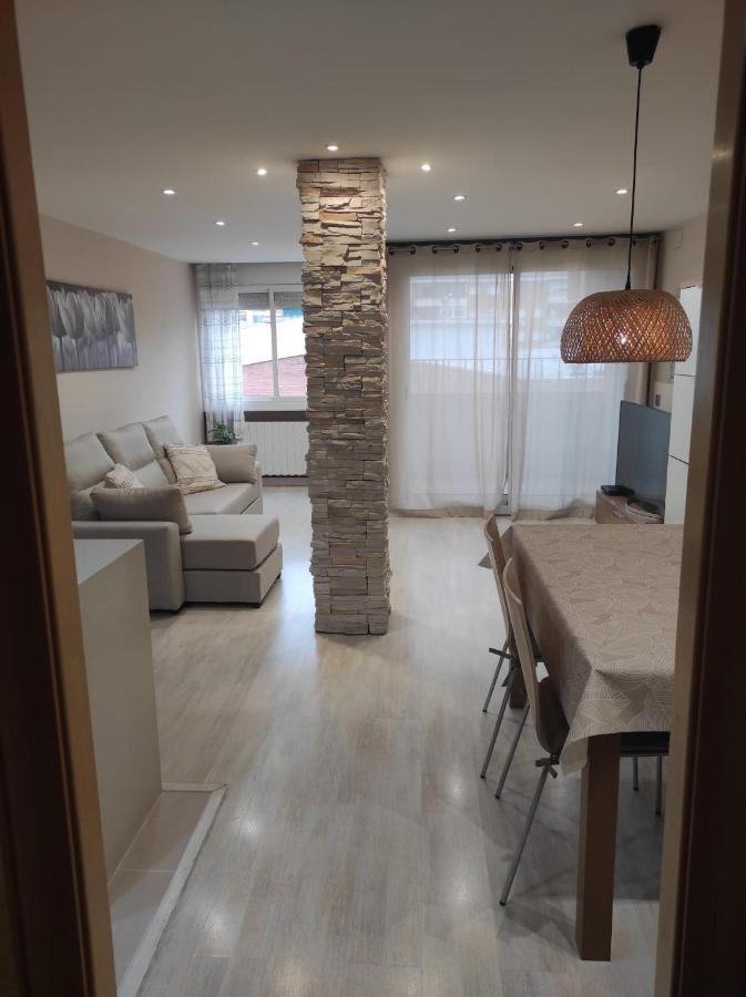 Apartamento En Viladecans Cerca Del Aeropuerto エクステリア 写真