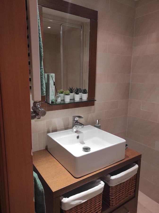 Apartamento En Viladecans Cerca Del Aeropuerto エクステリア 写真