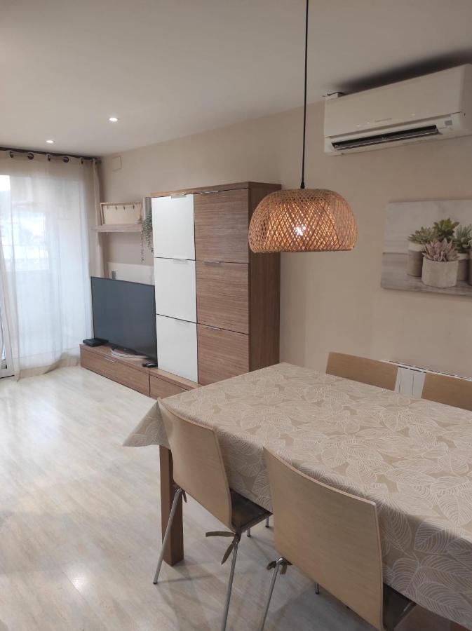 Apartamento En Viladecans Cerca Del Aeropuerto エクステリア 写真
