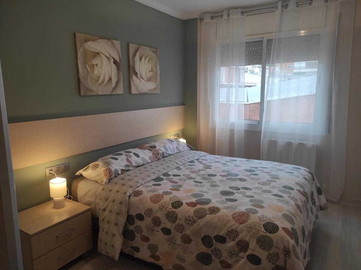 Apartamento En Viladecans Cerca Del Aeropuerto エクステリア 写真