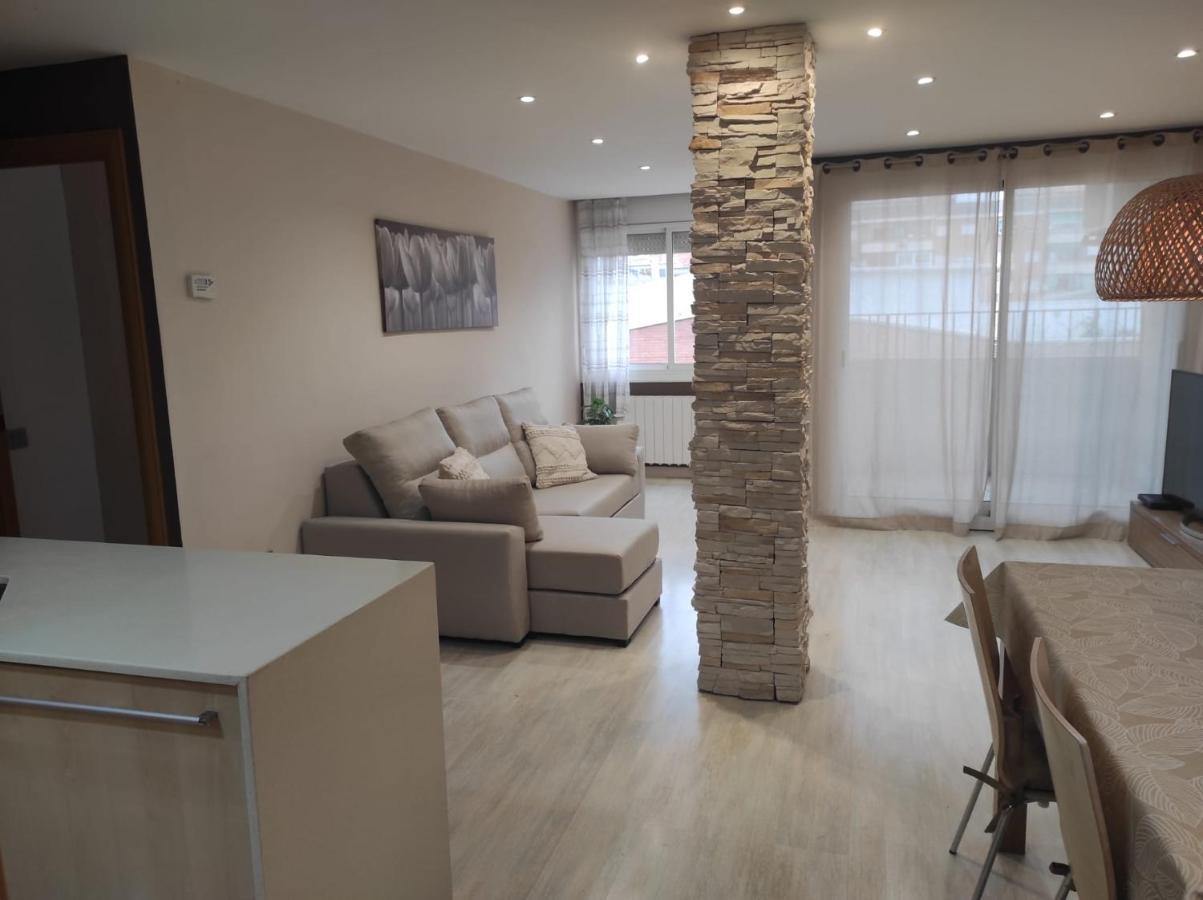 Apartamento En Viladecans Cerca Del Aeropuerto エクステリア 写真