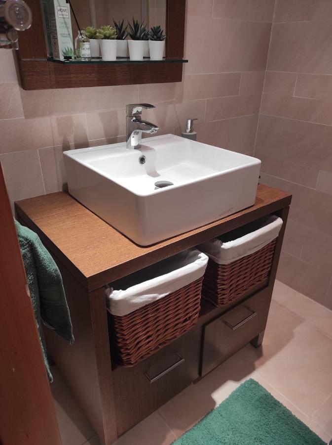 Apartamento En Viladecans Cerca Del Aeropuerto エクステリア 写真