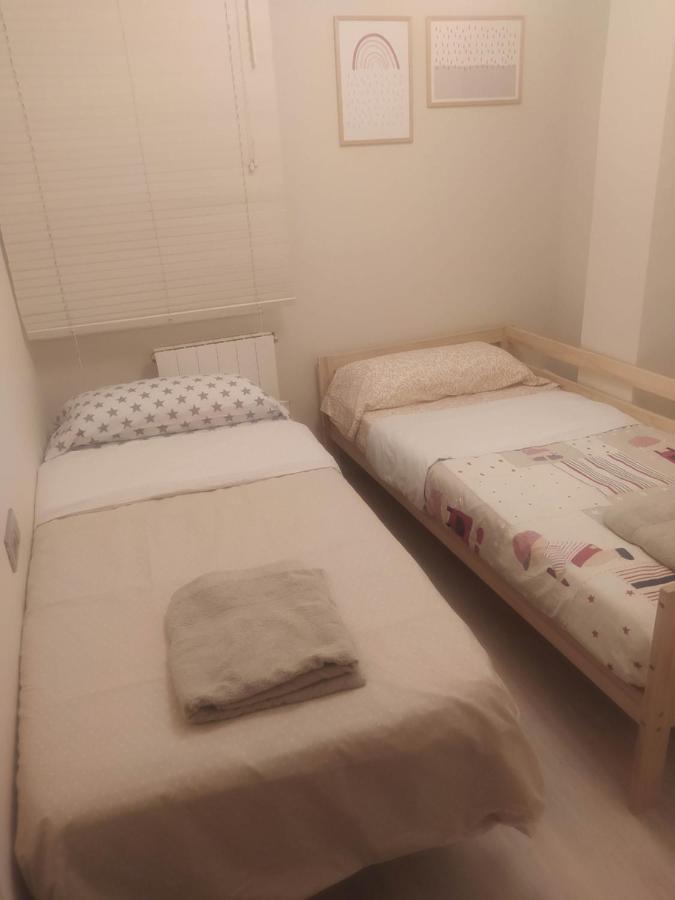 Apartamento En Viladecans Cerca Del Aeropuerto エクステリア 写真
